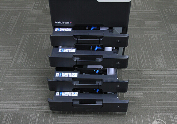 柯尼卡美能達C266最多配備4個進紙盒