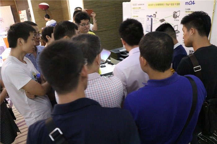 辦公解決方案全國巡回體驗會-廣州站，AD289s復印機產(chǎn)品體驗區(qū)，現(xiàn)場來賓積極互動，現(xiàn)場體驗，氣氛熱烈~-科頤辦公分享